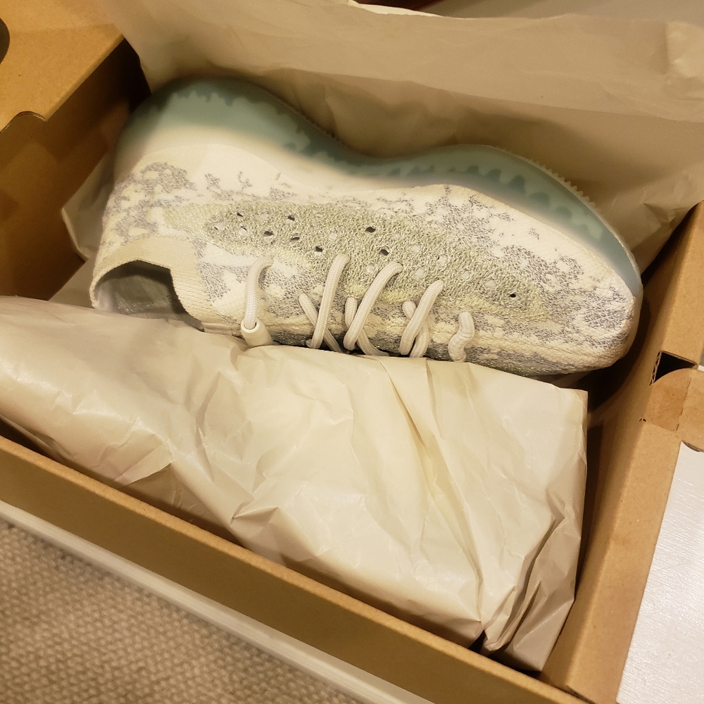 Yeezy Boost 380 - Picture 11 of 11